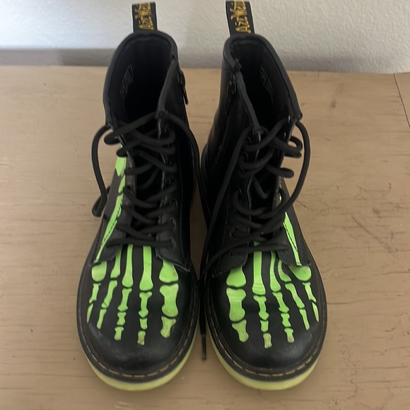 RARE Limited Edition Dr. Martens Skeleton Glow in the Dark Boots US 6 - Picture 2 of 4
